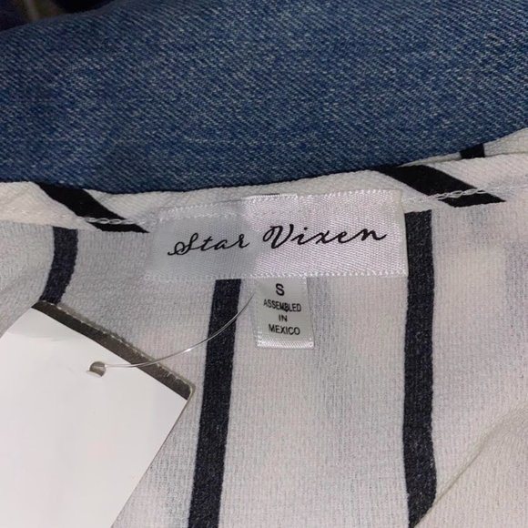 Star Vixen Small White w/ navy stripes - Picture 3 of 3